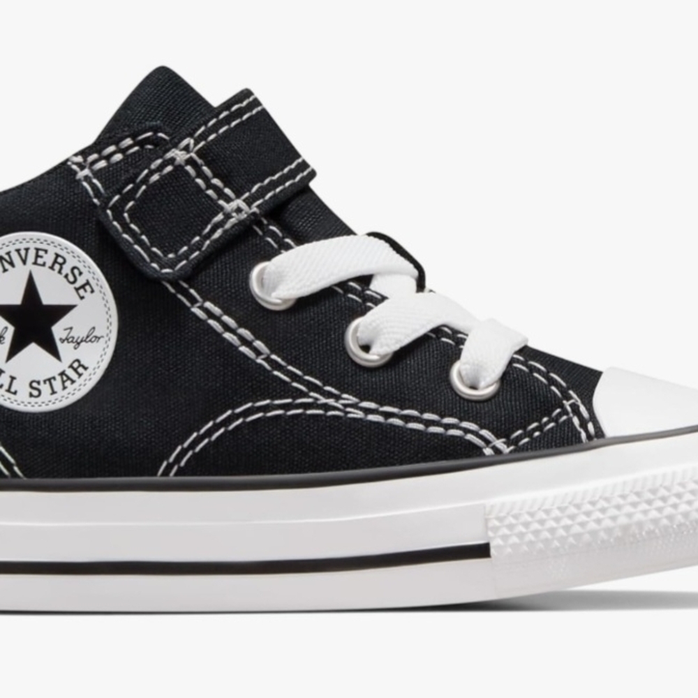 Converse Black and White Sneakers Little Kid Size 8
